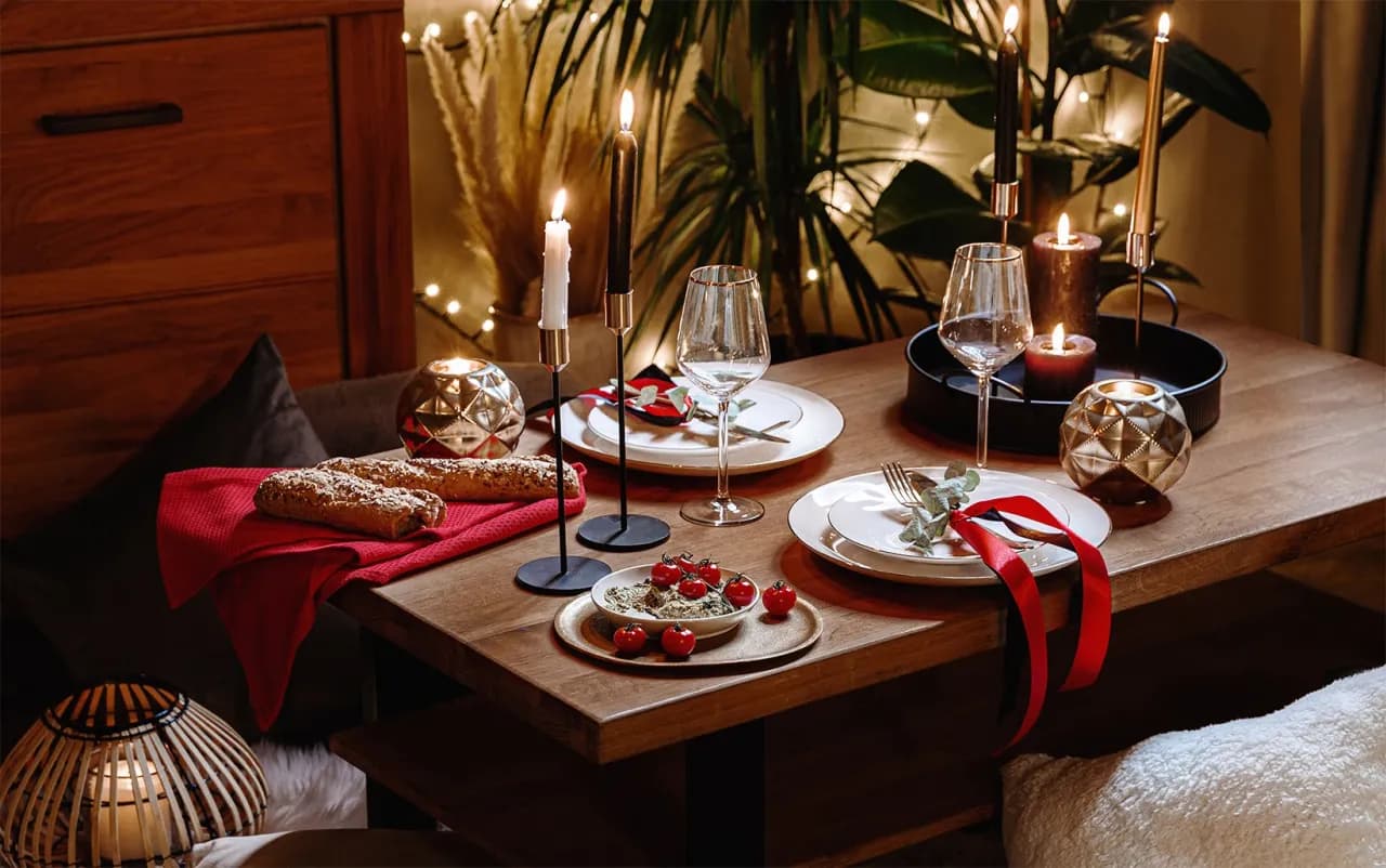 Jak przygotować romantyczną kolację we dwoje, która zachwyci partnera